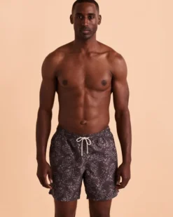 CABO Swim Trunks 9 CABO Swim Trunks -Swim Pretty Shop https3A2F2Fwww.bikinivillage.com2Fglobalassets2Fbv2Fimages ecomm2F23s22Fboto 814134 bot 134 5.jpg 640x