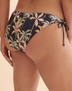 Mamanuca Juliana Side Tie Bikini Bottom -Swim Pretty Shop https3A2F2Fwww.bikinivillage.com2Fglobalassets2Fbv2Fimages ecomm2F23s52Fskye sk743148 sky 561 3.jpg 640x