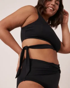 SOLID One Shoulder Bandeau Bikini Top -Swim Pretty Shop https3A2F2Fwww.lavieenrose.com2Fglobalassets2Flver2Fpictures 23s22Fswim2F70100433 00001 3.jpg 640x