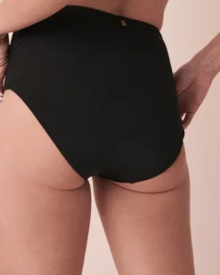 SOLID Twisted High Waist Bikini Bottom -Swim Pretty Shop https3A2F2Fwww.lavieenrose.com2Fglobalassets2Flver2Fpictures 23s22Fswim2F70300403 00001 5.jpg 640x