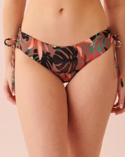 EARTHY JUNGLE Cheeky Bikini Bottom -Swim Pretty Shop https3A2F2Fwww.lavieenrose.com2Fglobalassets2Flver2Fpictures 23s32Fswimwear2F70300425 p20022 3.jpg 640x